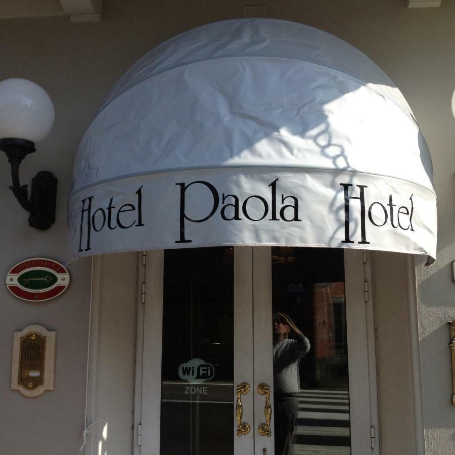 Paola Hotel *